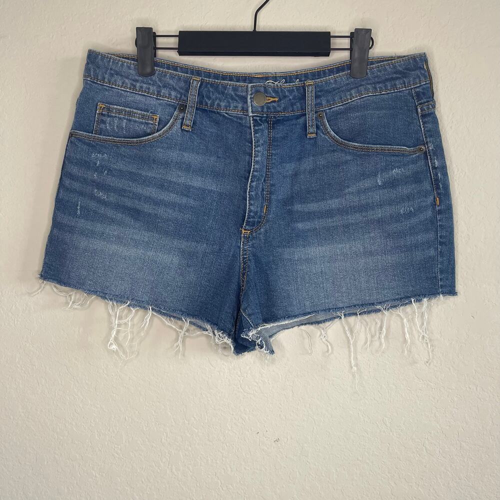 Universal Thread High Rise Shortie Medium Wash - Size 14/32